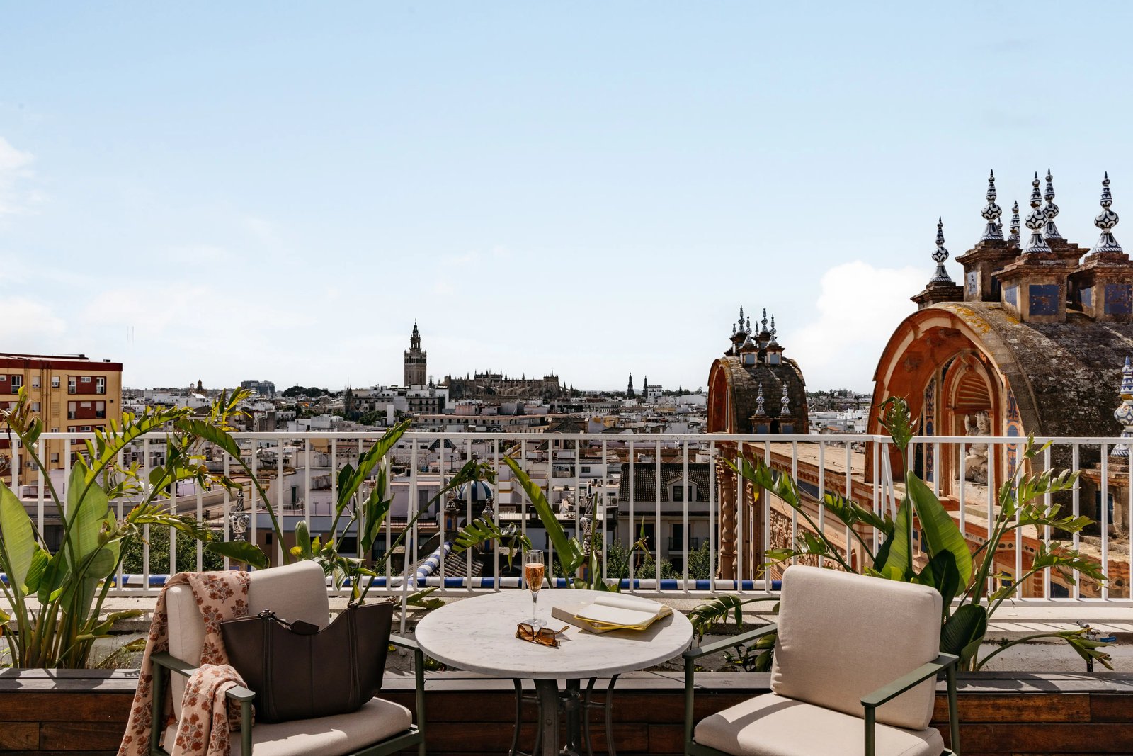 Hotel Colón Gran Meliá - The Leading Hotels of the World, vibe