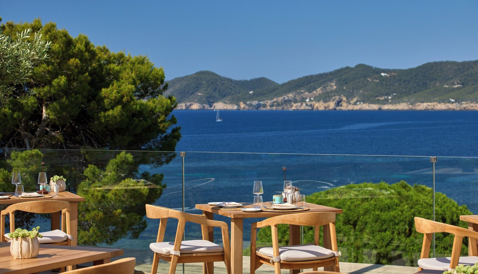 ME Ibiza - The Leading Hotels of the World, eat & drink