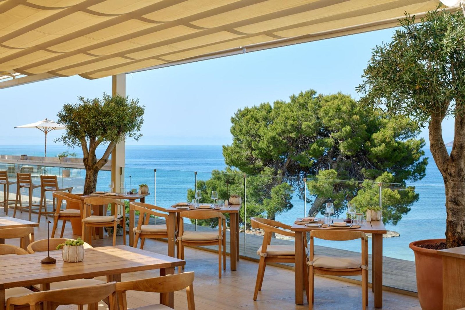 ME Ibiza - The Leading Hotels of the World, eat & drink