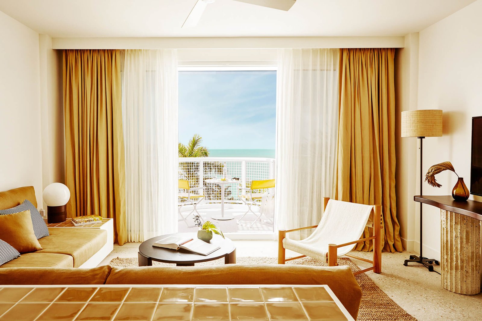 Palm Heights, rooms
