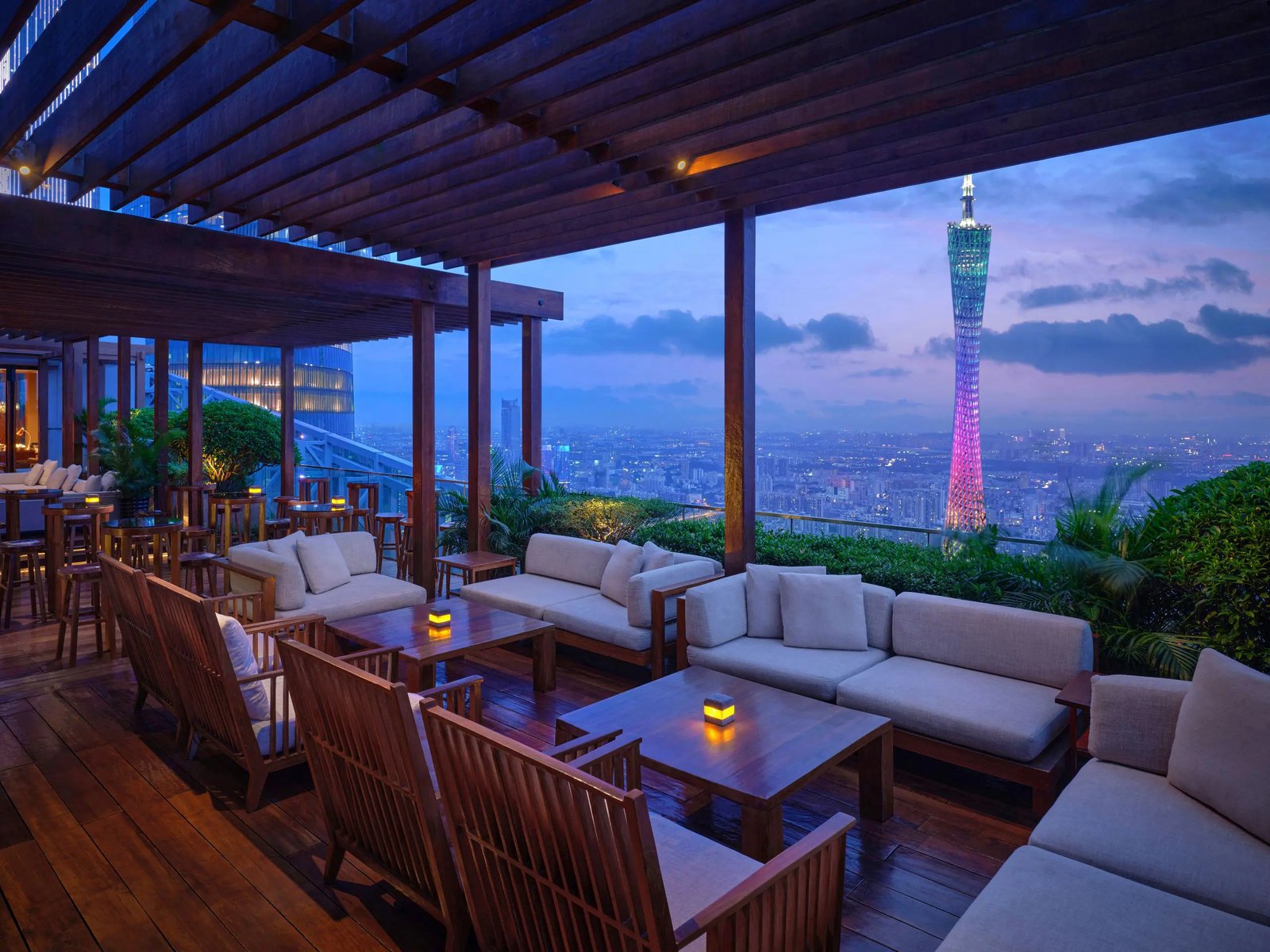Park Hyatt Guangzhou, the roof bar