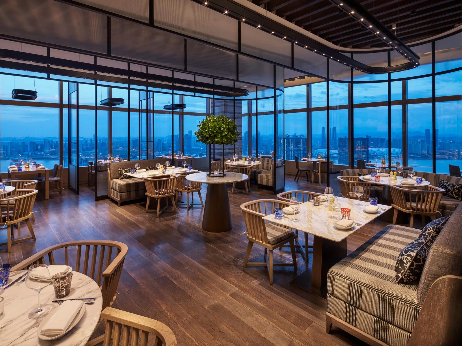 Park Hyatt Hangzhou, at the table