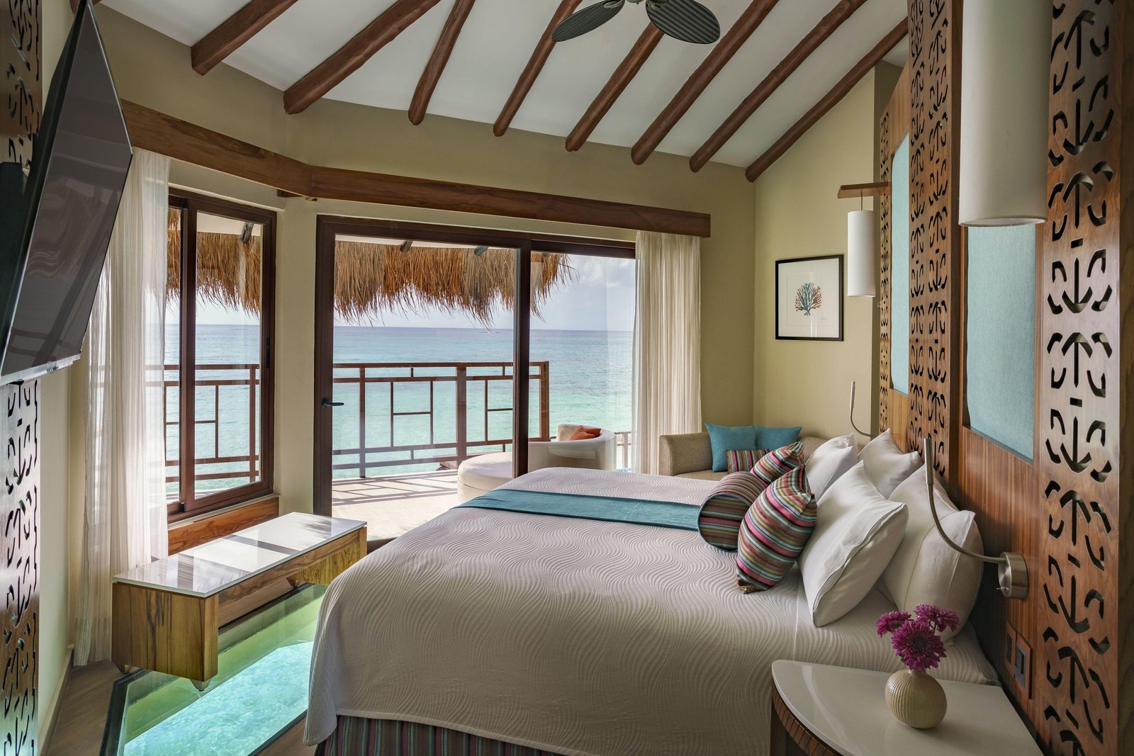 Palafitos Overwater Bungalows, rooms