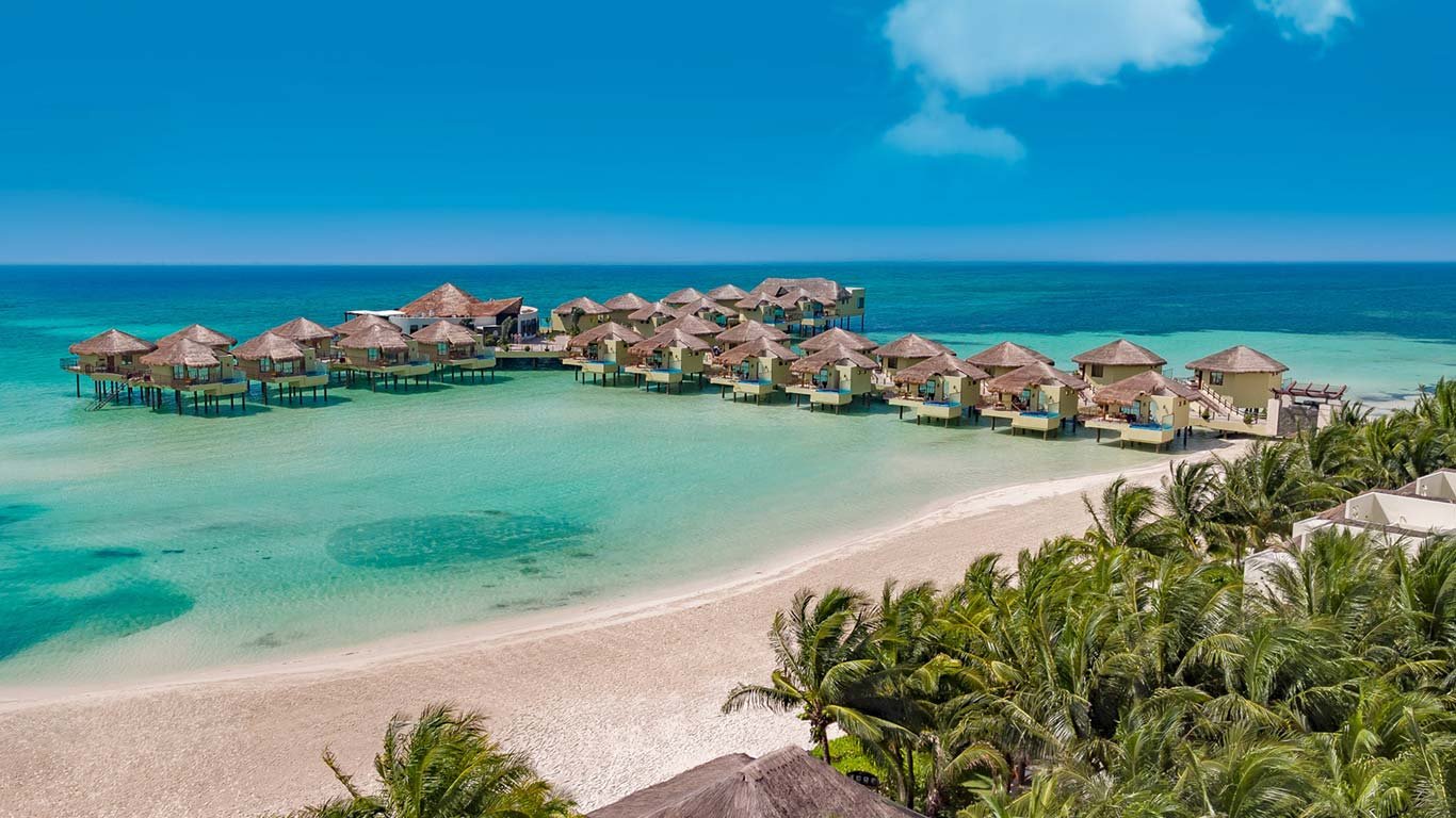 Palafitos Overwater Bungalows, backstory