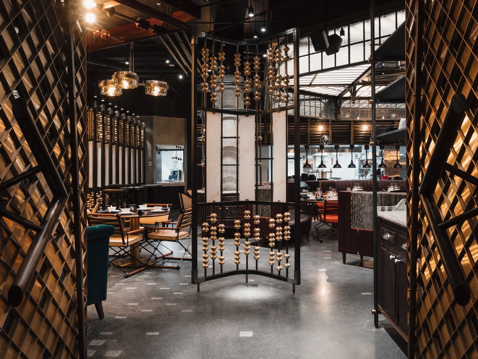 Paradox Vancouver, mott 32 vancouver