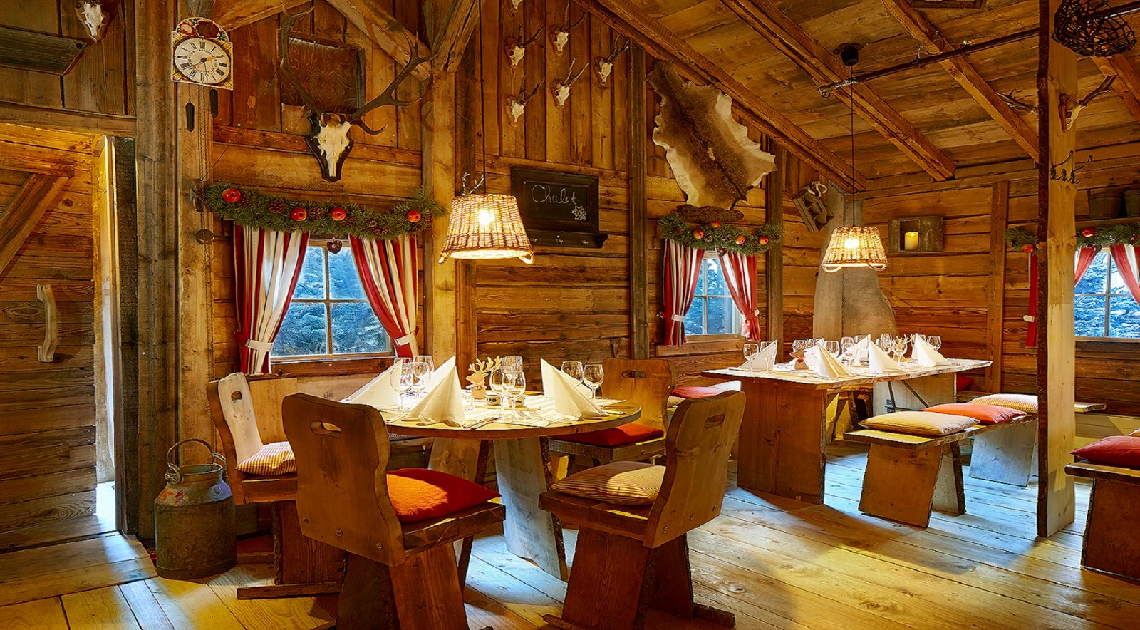 Colombi Hotel, at the table