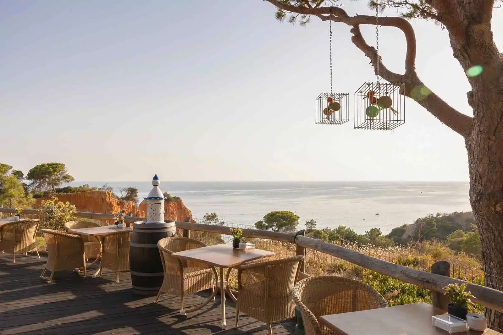 Pine Cliffs Resort, at the table