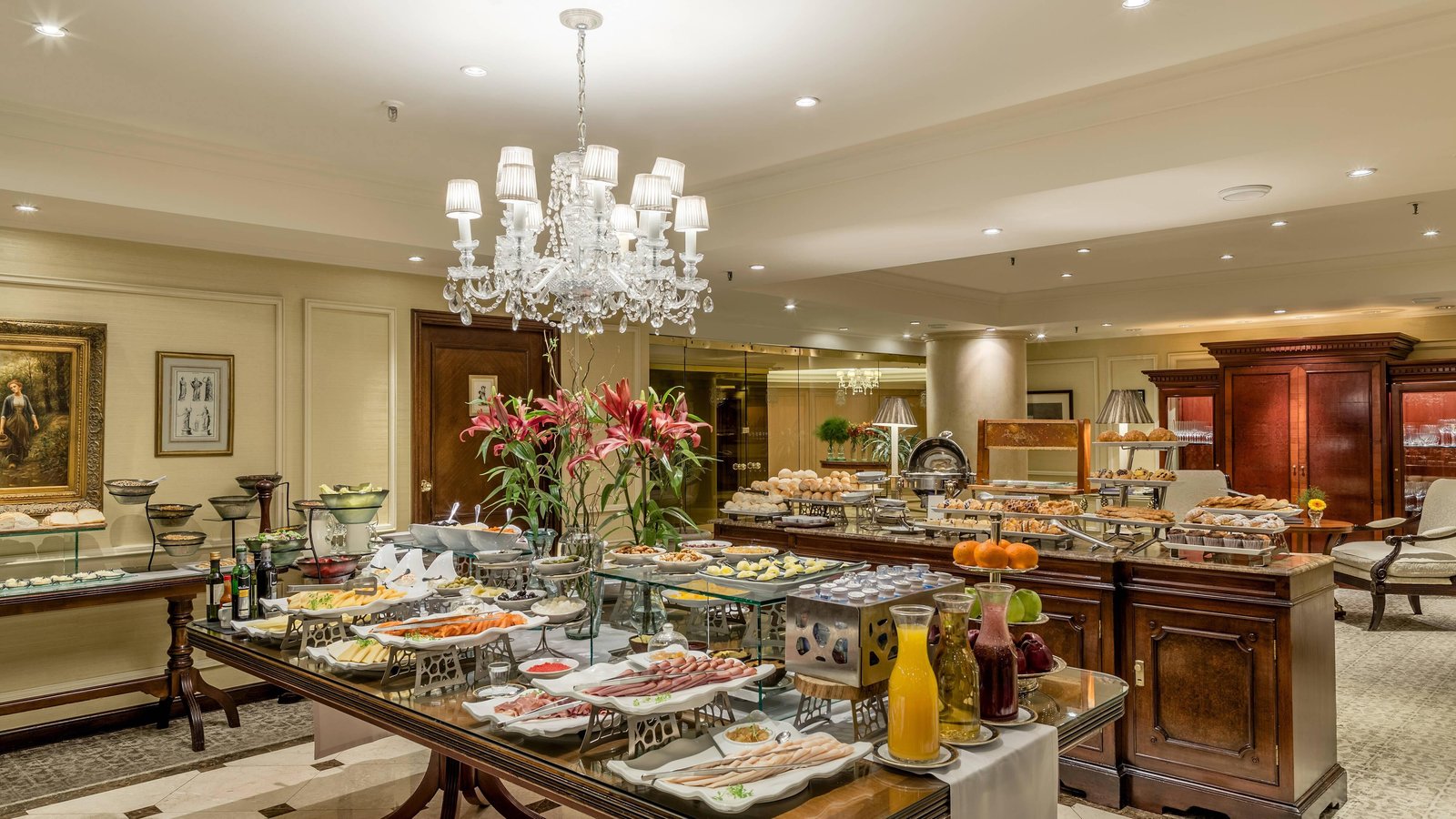 Park Tower, a Luxury Collection Hotel, Buenos Aires, at the table