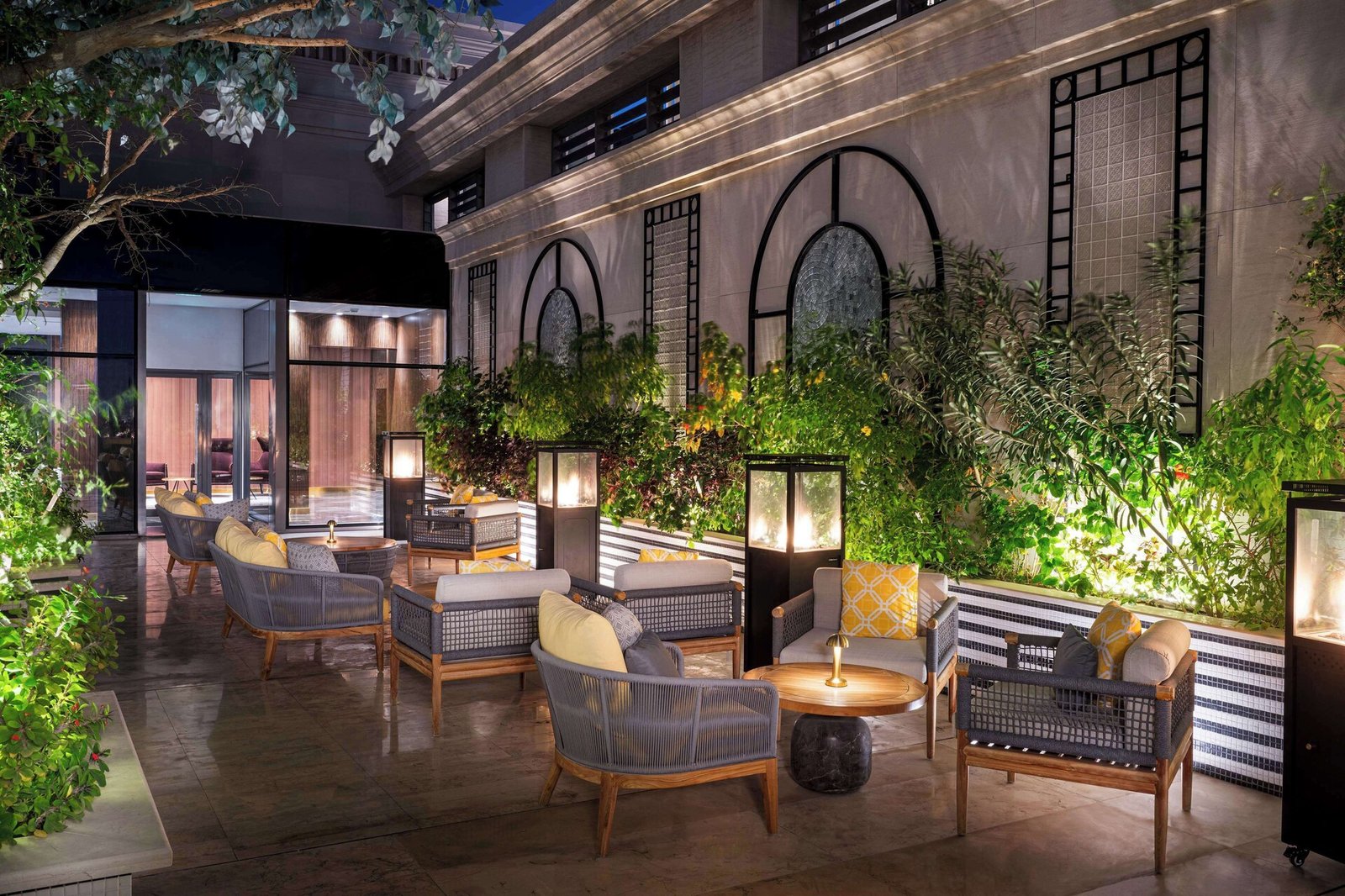The Plaza Doha, LXR Hotels & Resorts, vibe