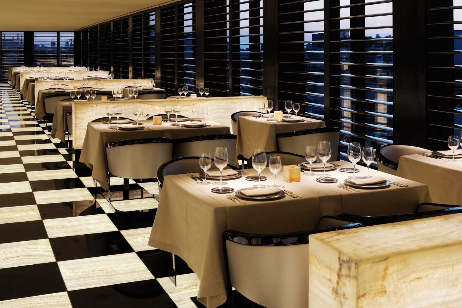 Armani Hotel Milano, at the table