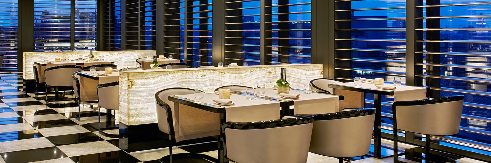 Armani Hotel Milano, at the table