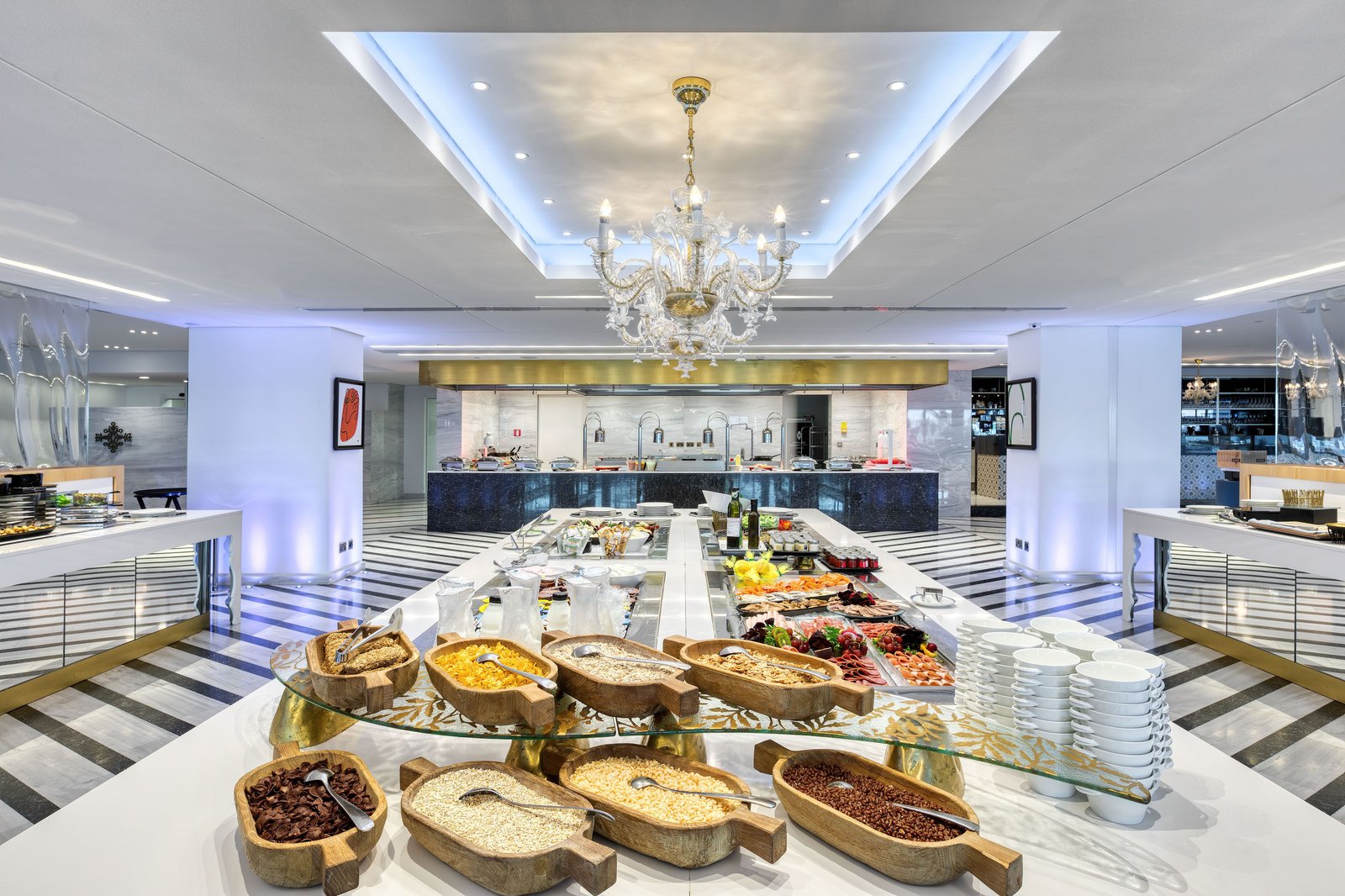 Parklane, a Luxury Collection Resort & Spa, Limassol, lanes
