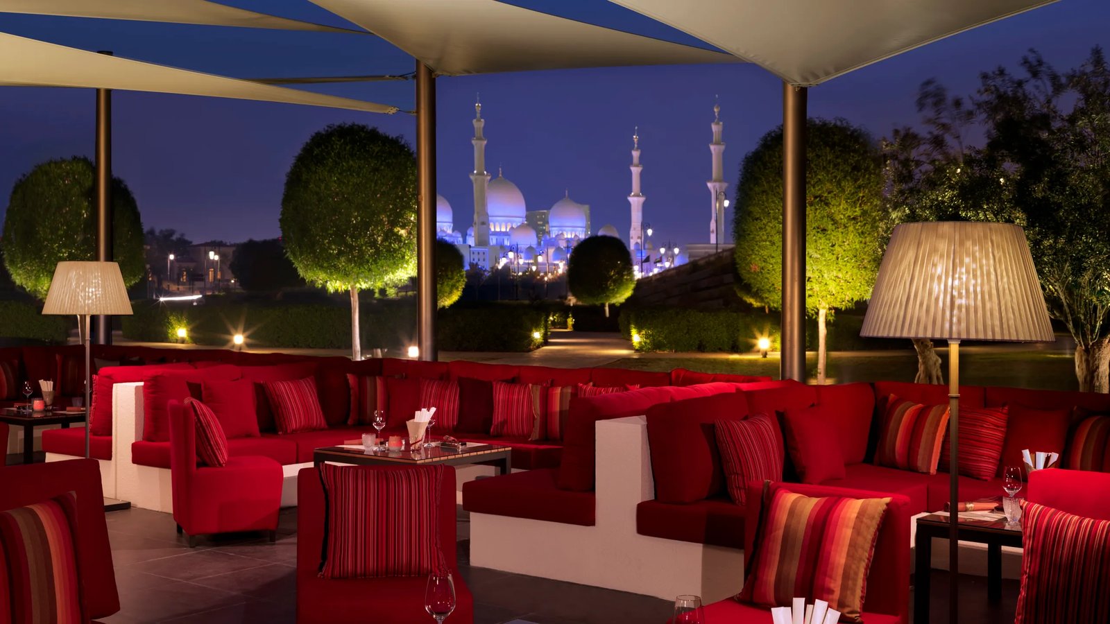 The Ritz-Carlton Abu Dhabi, Grand Canal, eat & drink