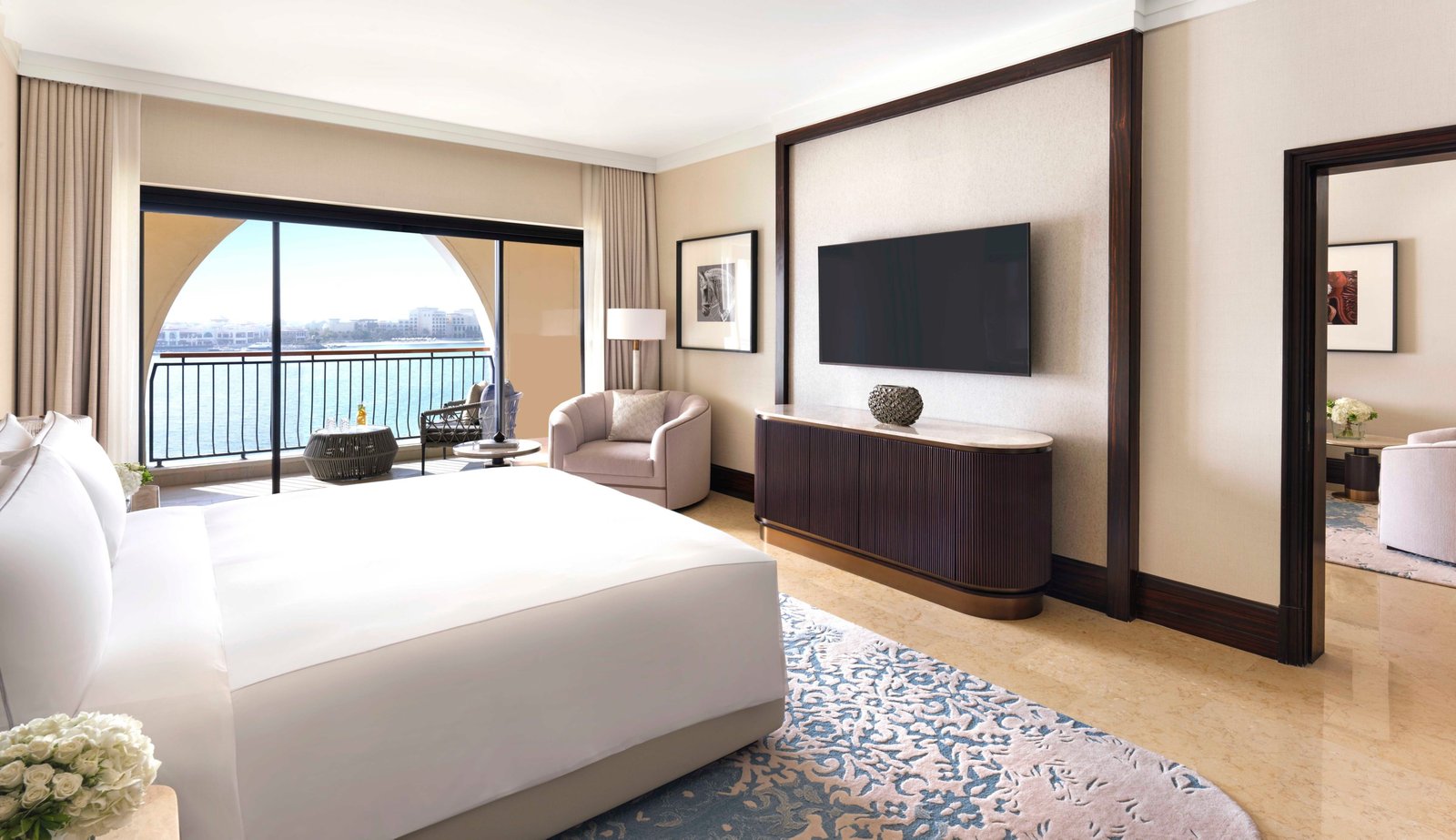 The Ritz-Carlton Abu Dhabi, Grand Canal, rooms