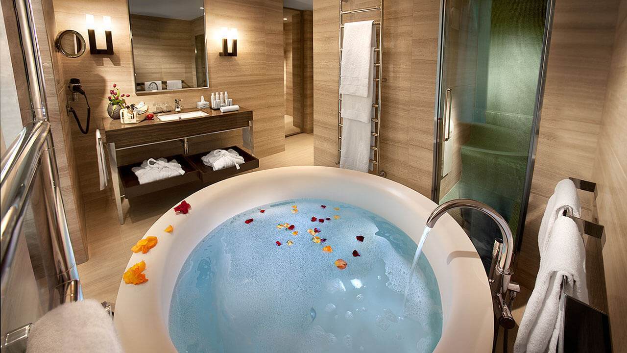 Hotel Cavour — rooms