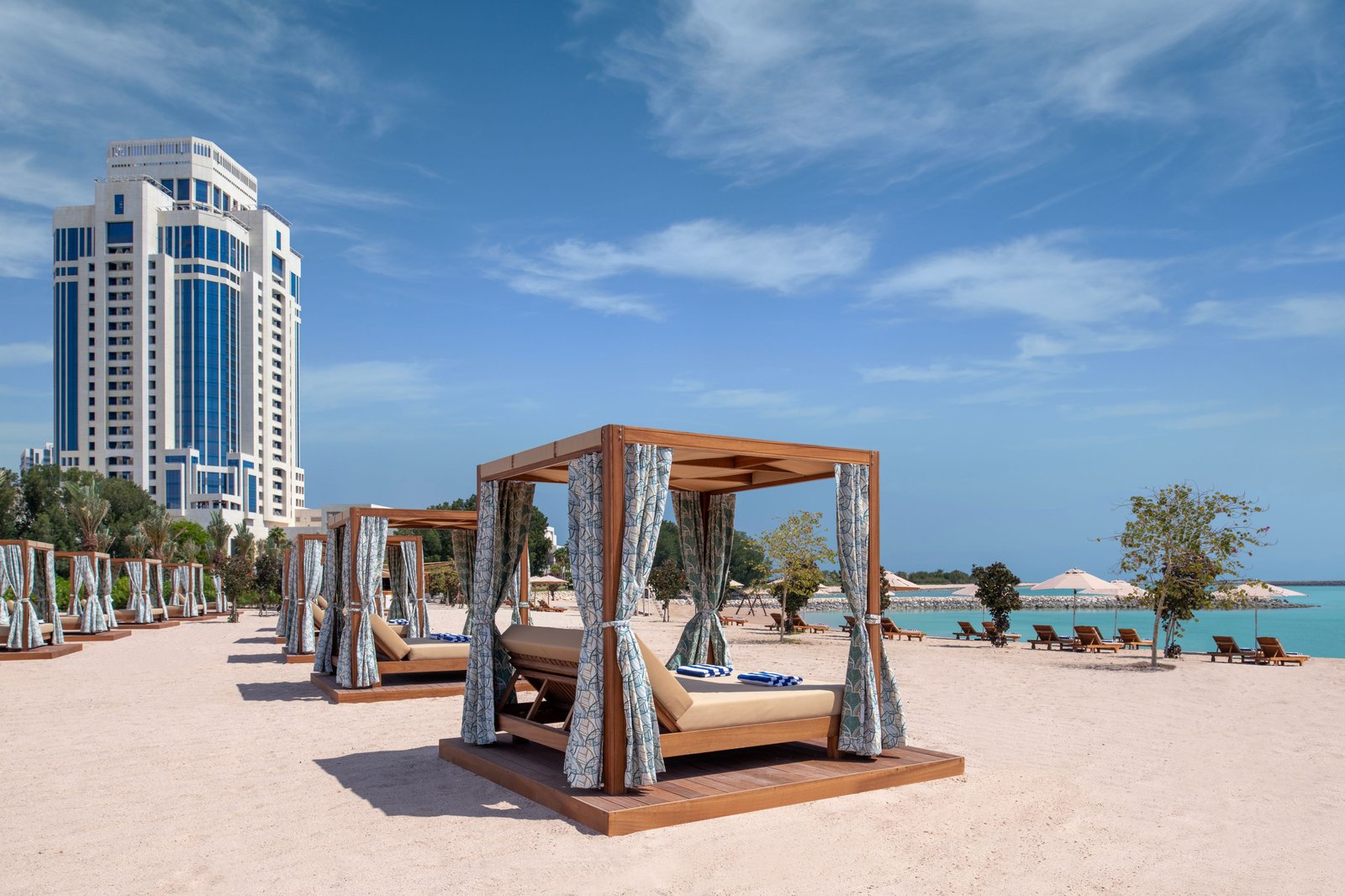 The Ritz-Carlton, Doha, vibe