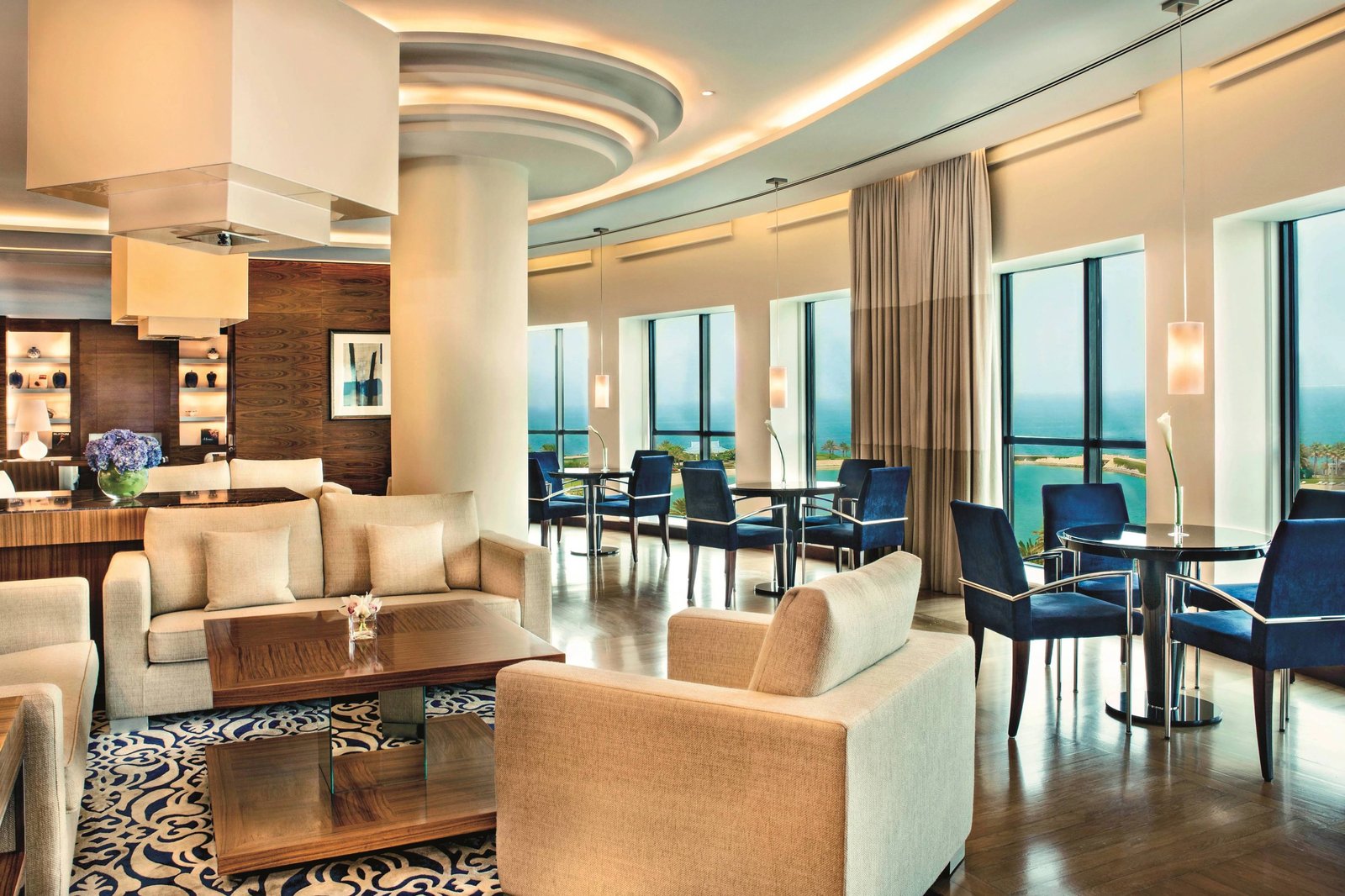 The Ritz-Carlton, Bahrain, vibe