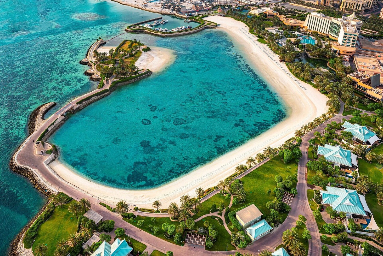 The Ritz-Carlton, Bahrain, vibe