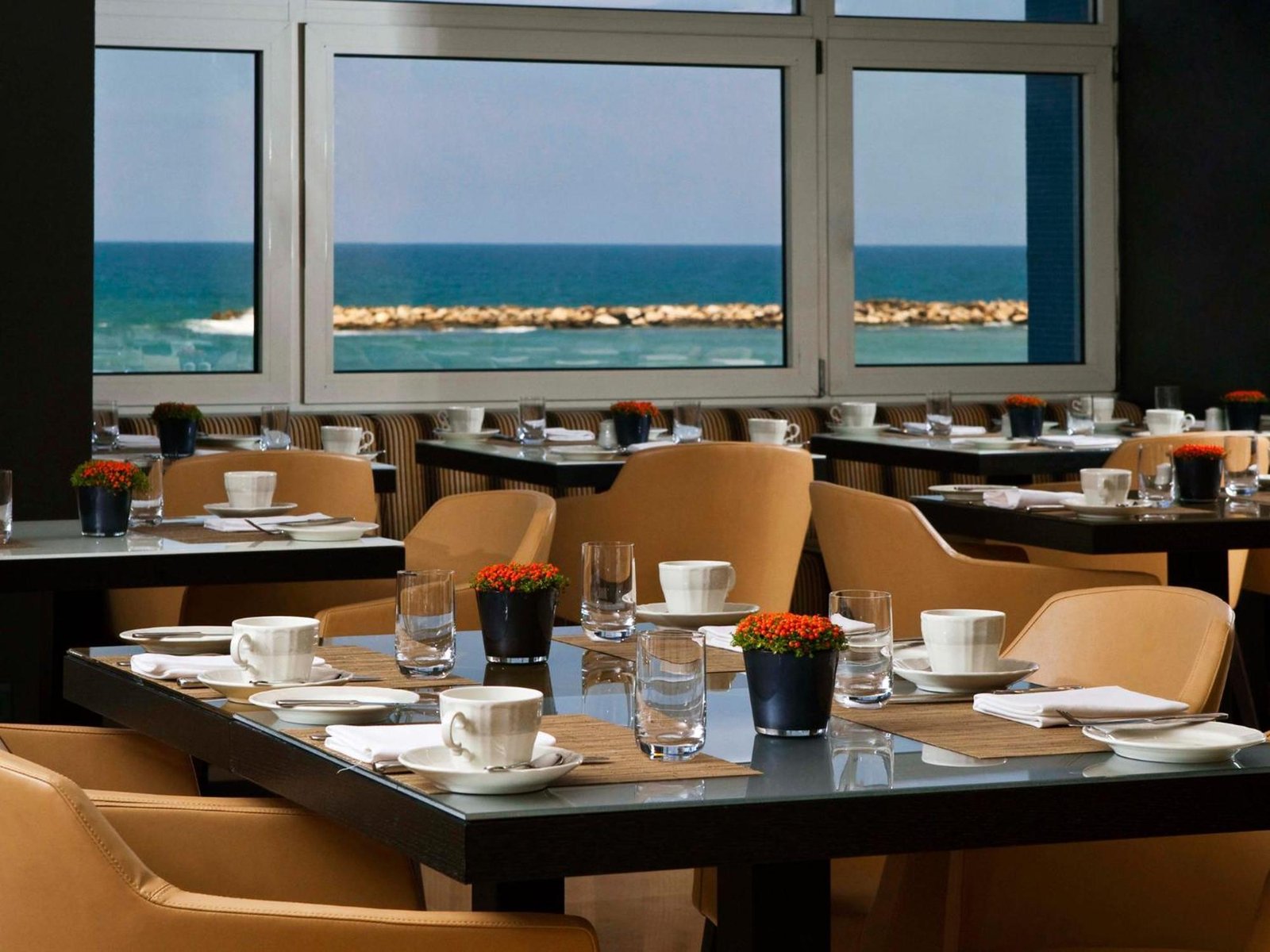 Dan Tel Aviv Hotel, eat & drink