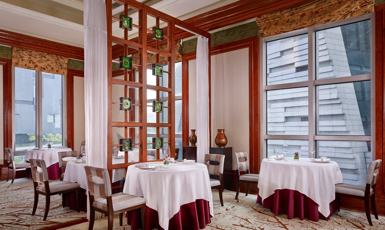 The Ritz-Carlton, Guangzhou, at the table