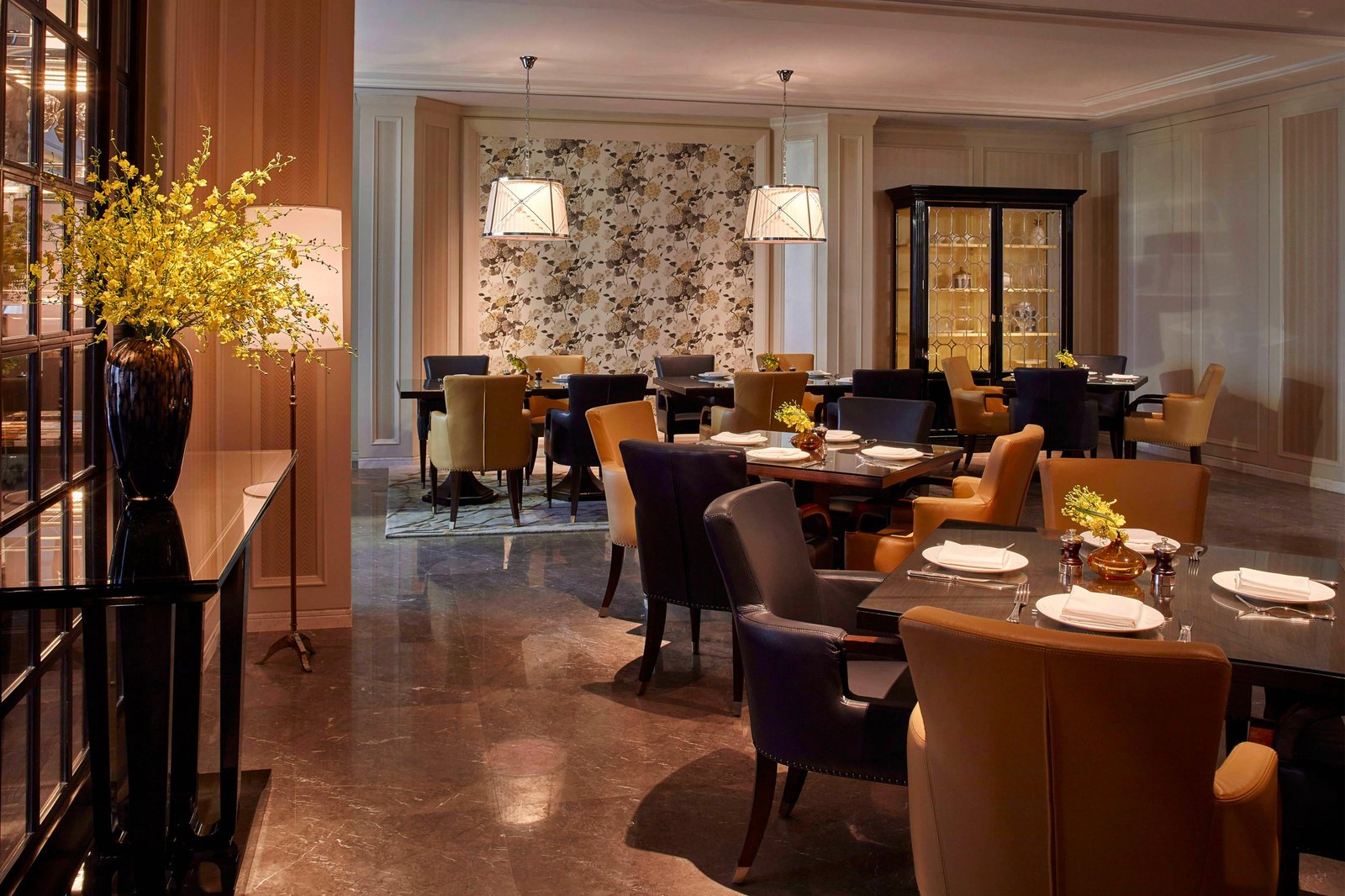 The Ritz-Carlton, Haikou, at the table