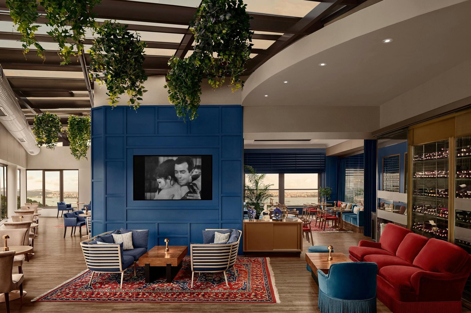 The Ritz-Carlton, Istanbul, vibe