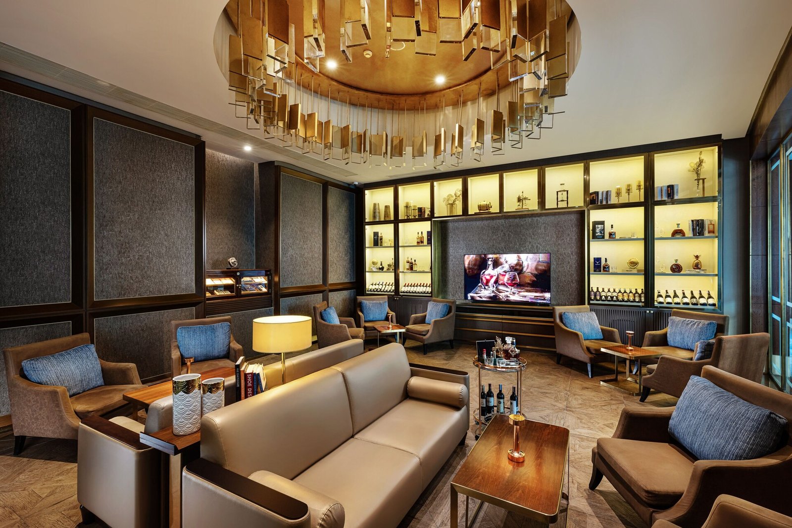 The Ritz-Carlton Jakarta, Pacific Place, at the table