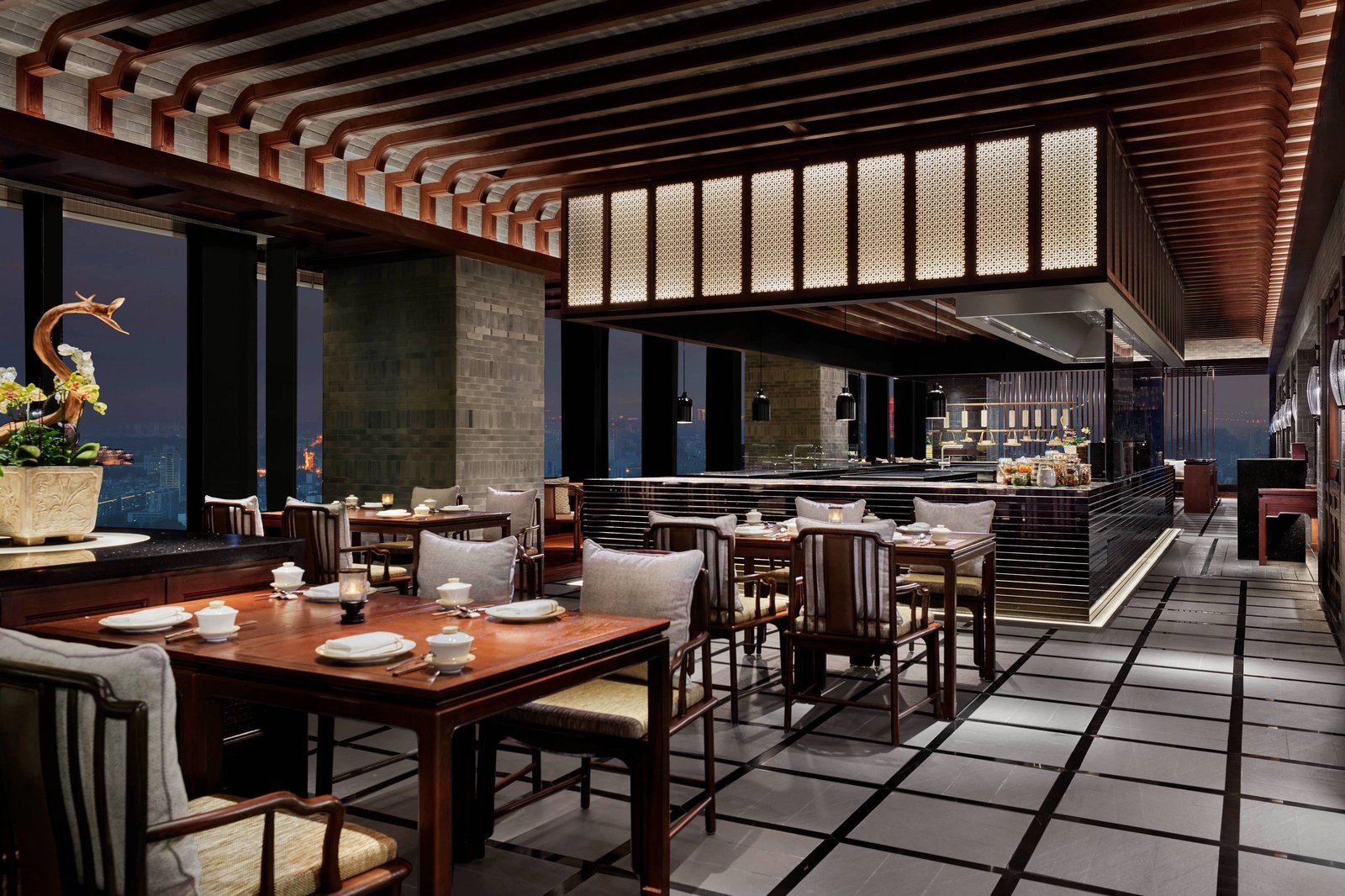The Ritz-Carlton, Nanjing, at the table