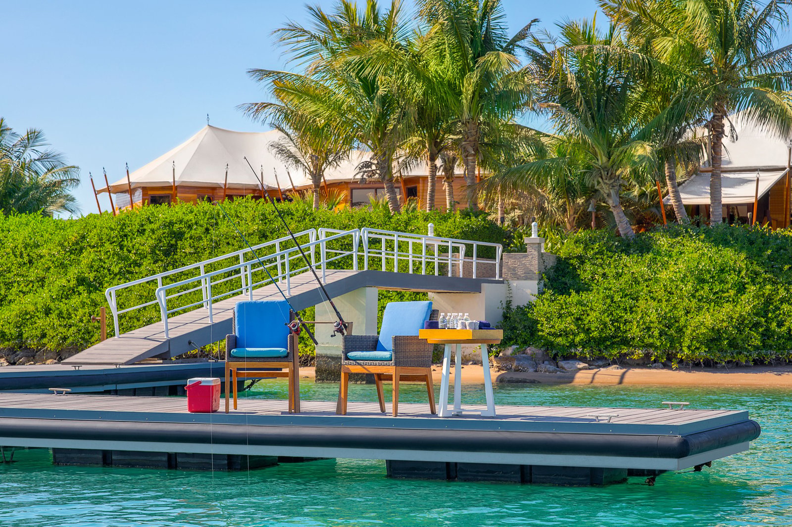The Ritz-Carlton Ras Al Khaimah, Al Hamra Beach, vibe