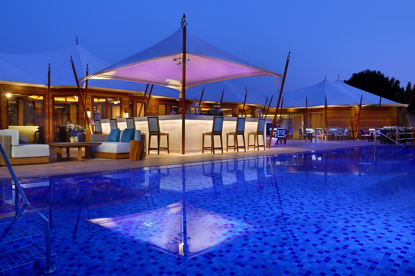 The Ritz-Carlton Ras Al Khaimah, Al Hamra Beach, eat & drink