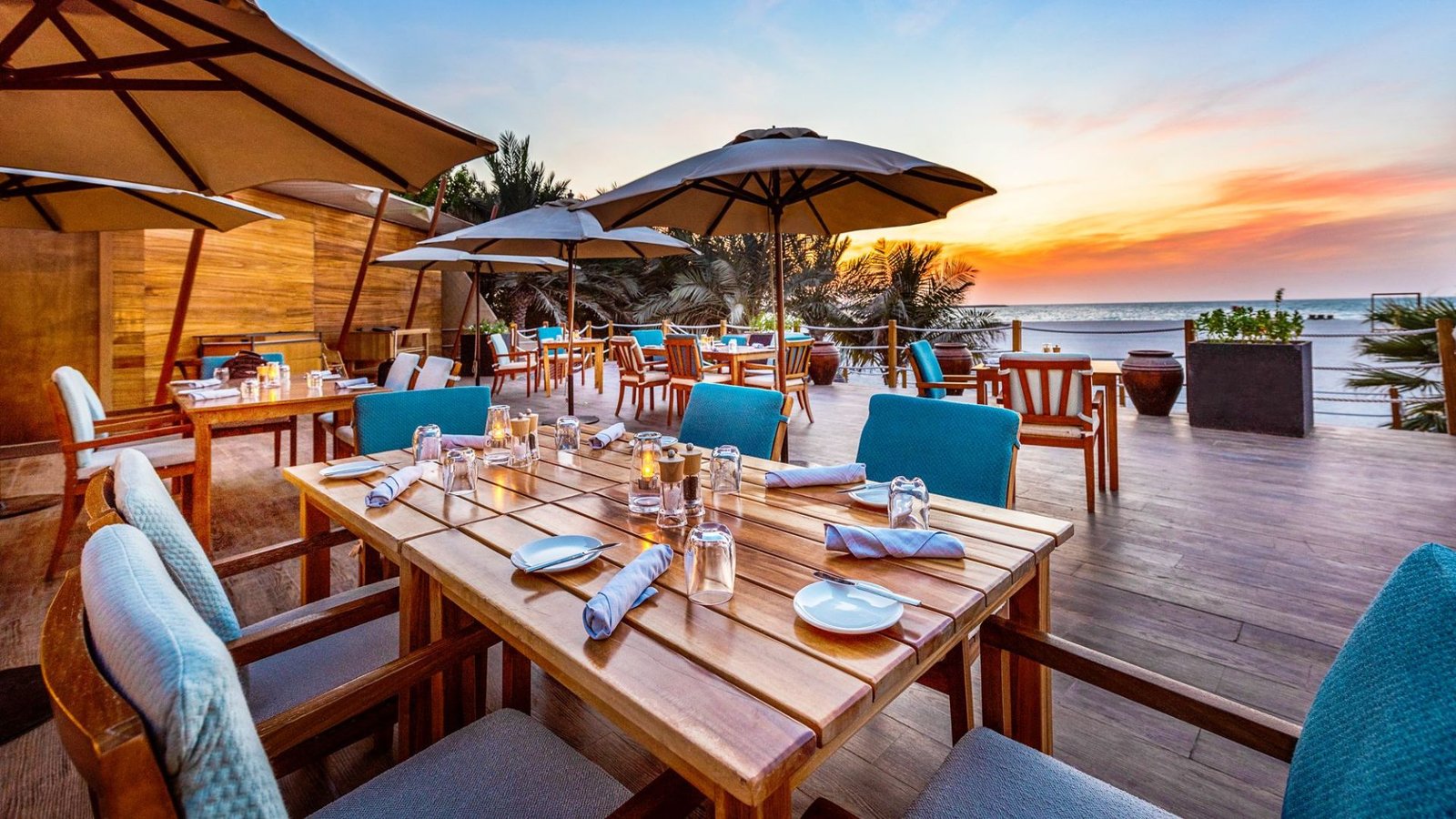 The Ritz-Carlton Ras Al Khaimah, Al Hamra Beach, eat & drink