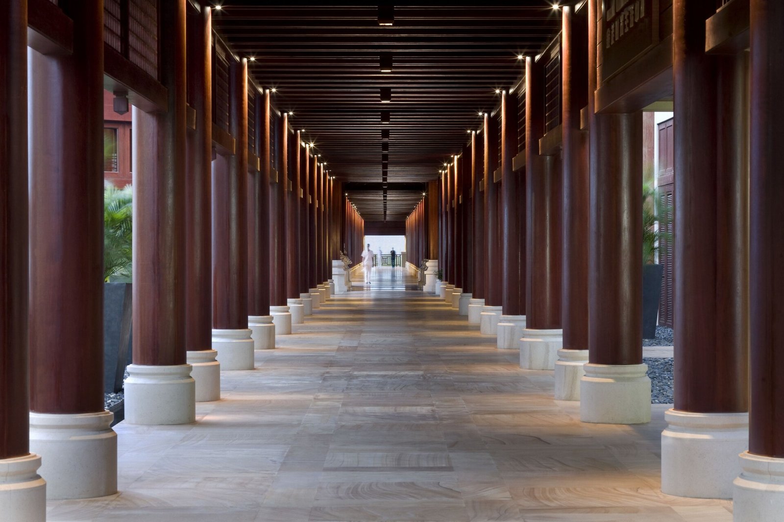 The Ritz Carlton Sanya, vibe