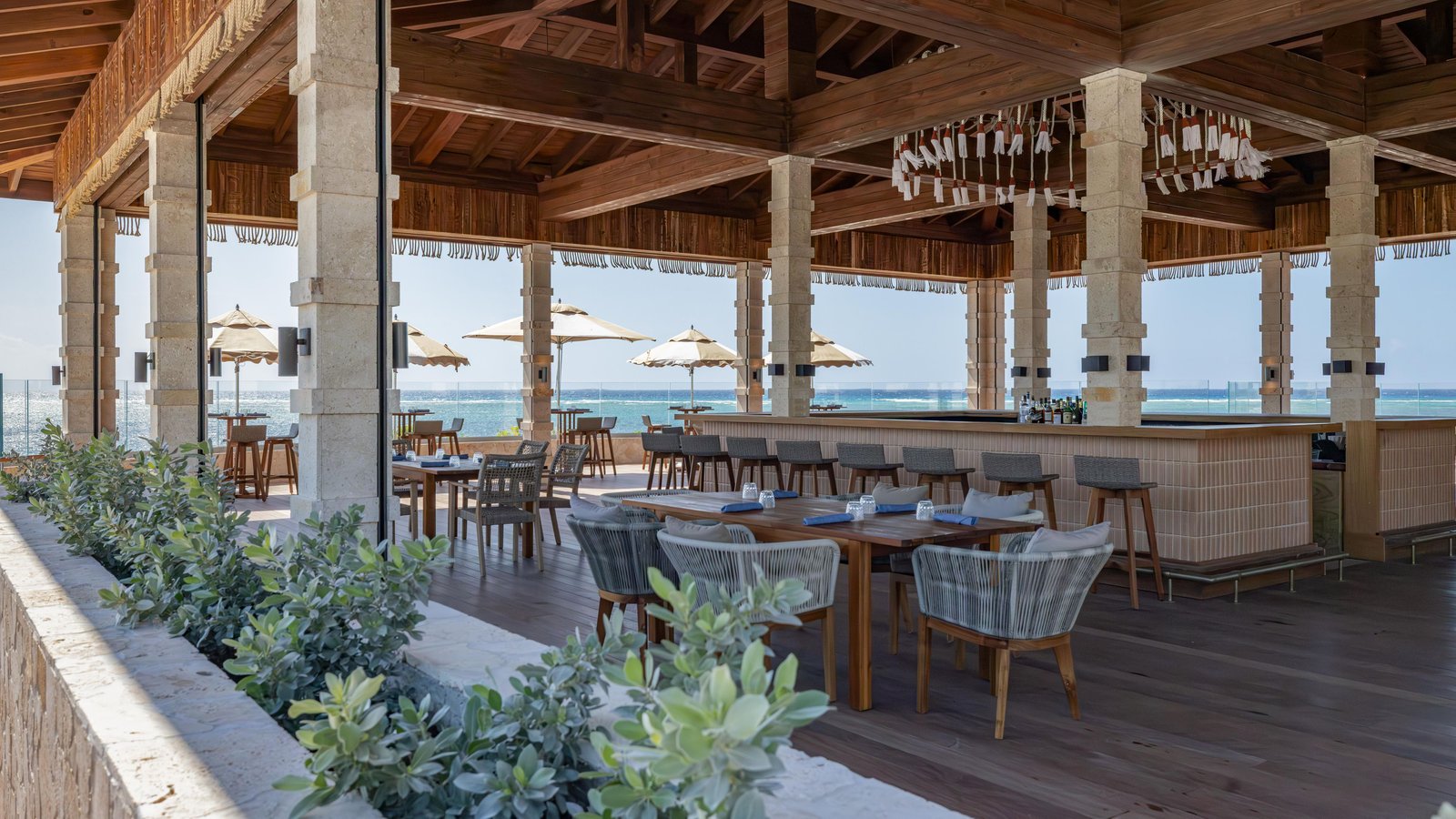 Salterra, a Luxury Collection Resort & Spa, South Caicos, eat & drink