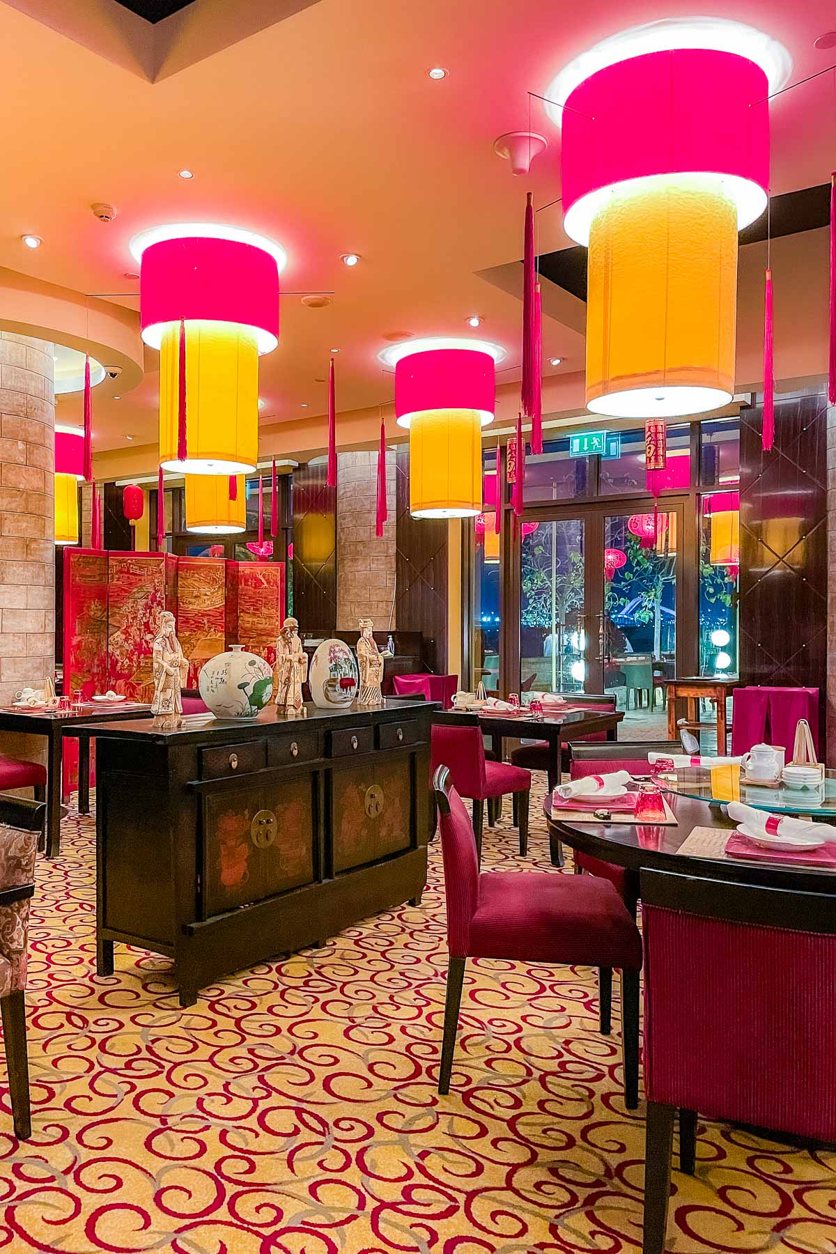 Shangri-La Qaryat Al Beri, Abu Dhabi, eat & drink