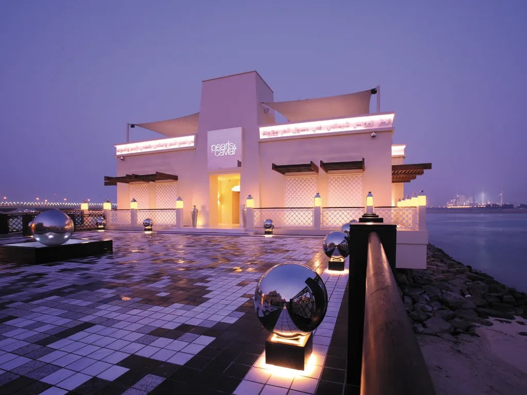 Shangri-La Qaryat Al Beri, Abu Dhabi, eat & drink