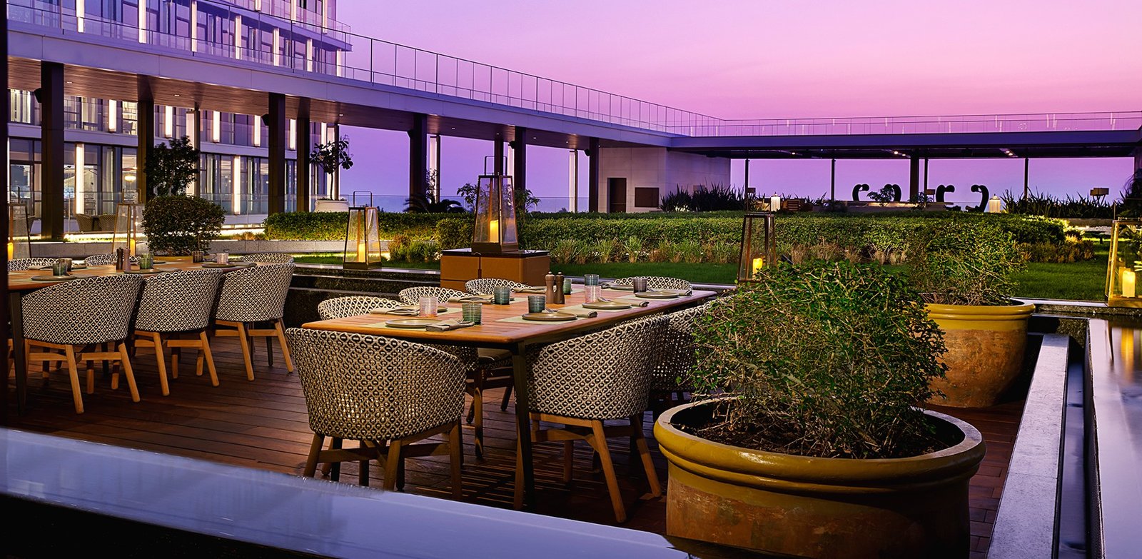 Shangri-La Jeddah, at the table