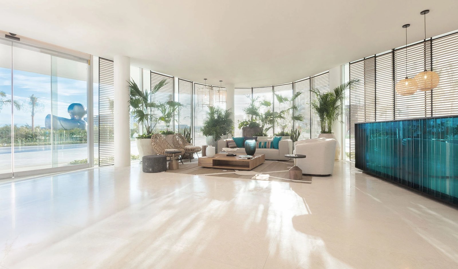 SLS Cancun, vibe