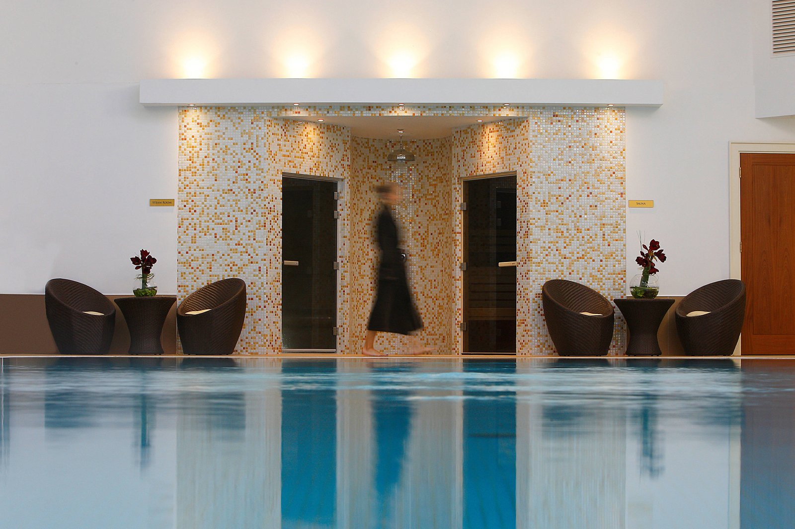 The Shelbourne, Autograph Collection, the pool