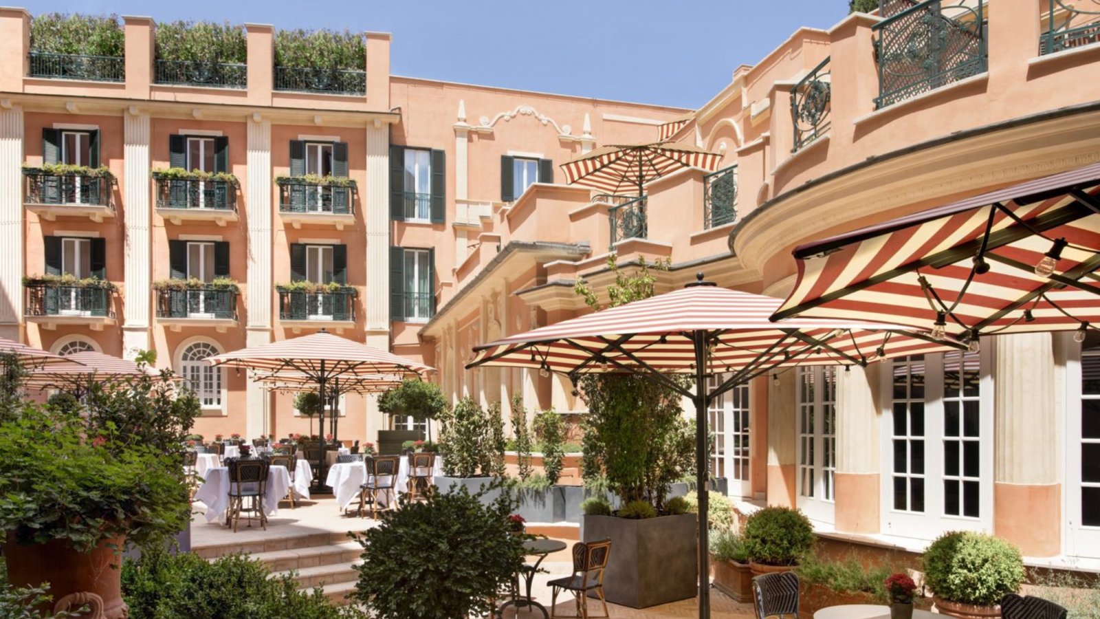 Hotel de la Ville — backstory
