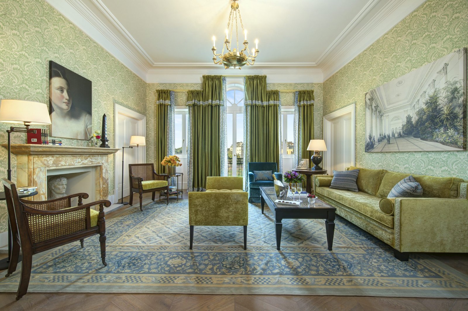 Hotel de la Ville — eat & drink