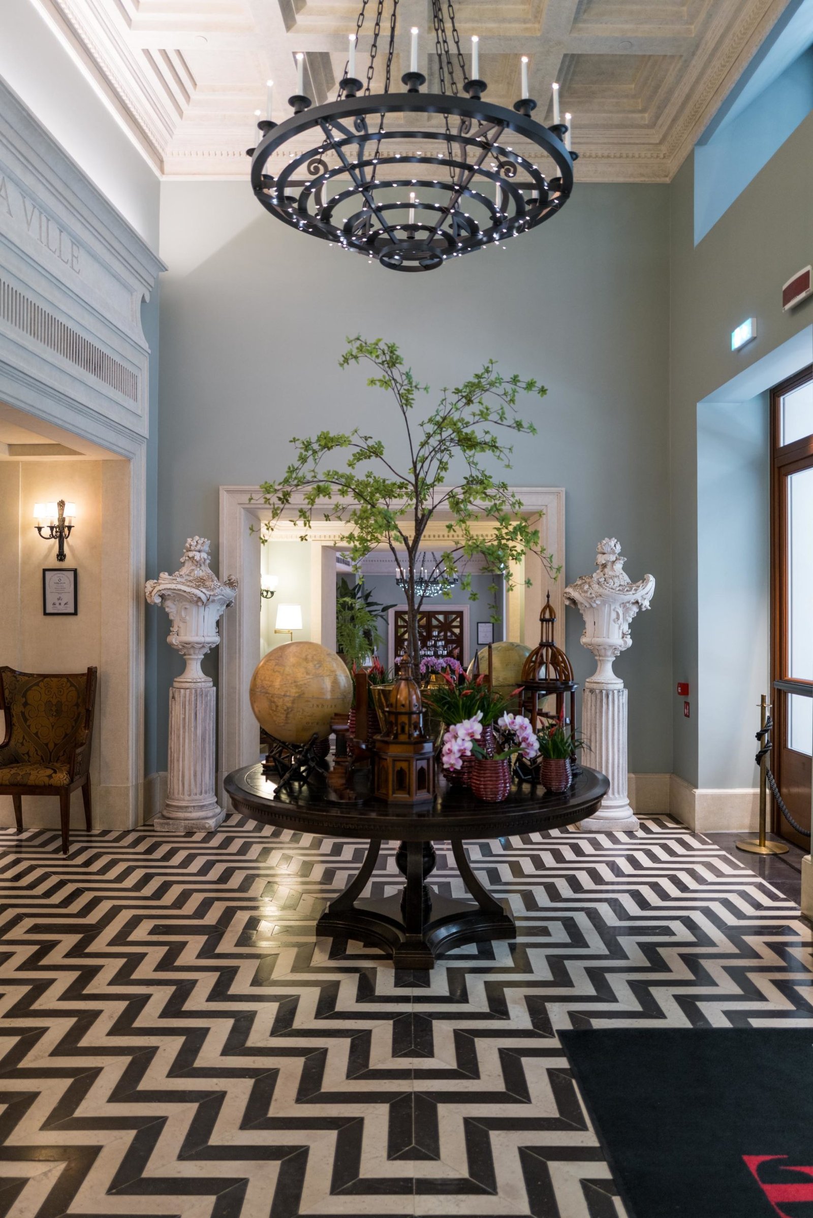 Hotel de la Ville — vibe
