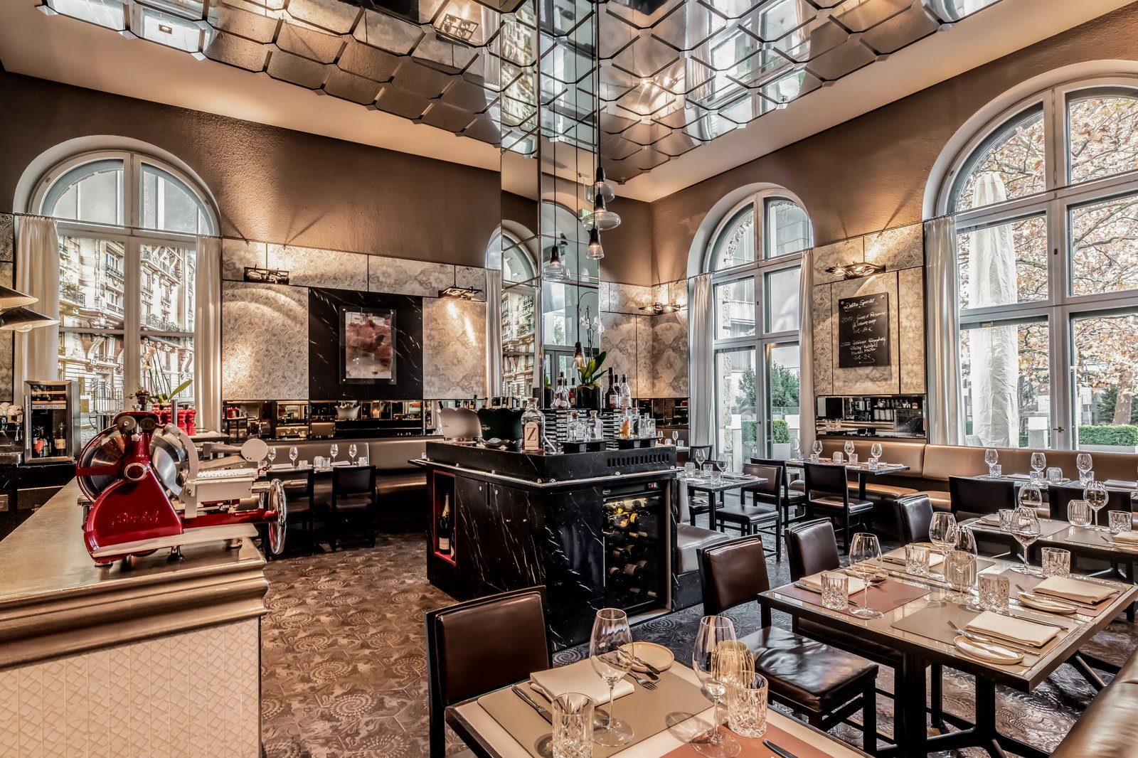 Sofitel Munich Bayerpost, at the table