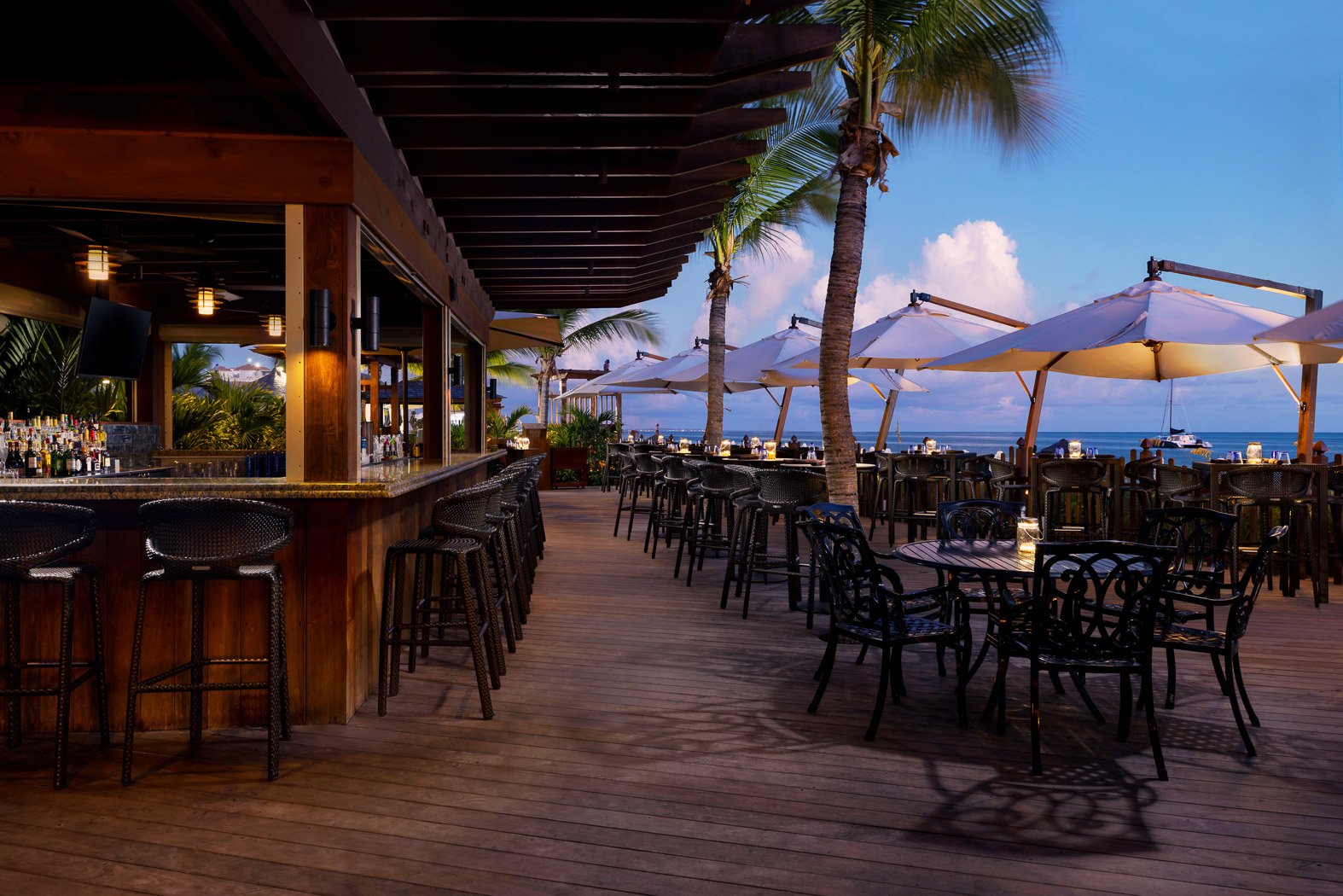 Seven Stars Resort and Spa, eat & drink