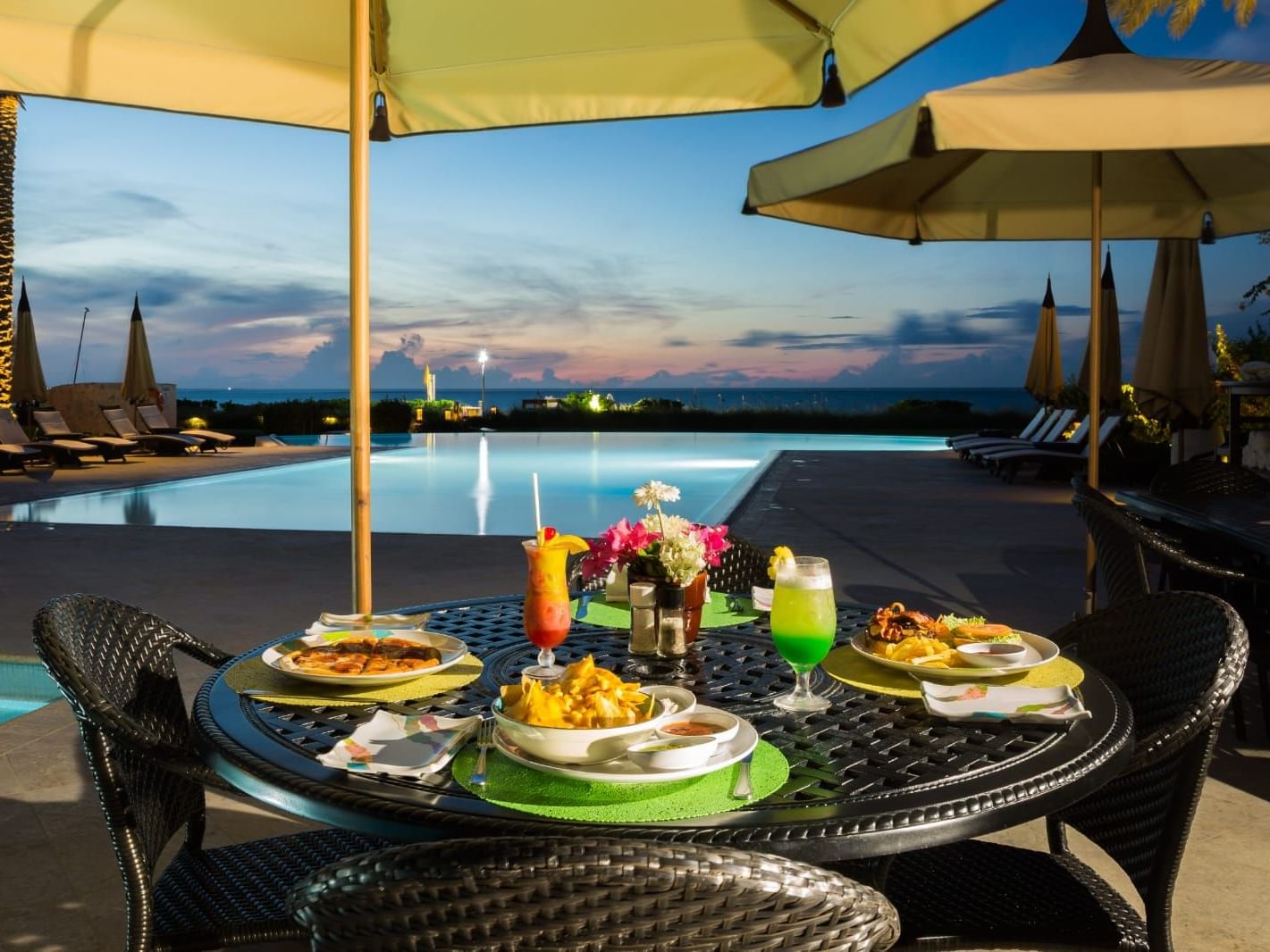 The Somerset on Grace Bay, eat & drink