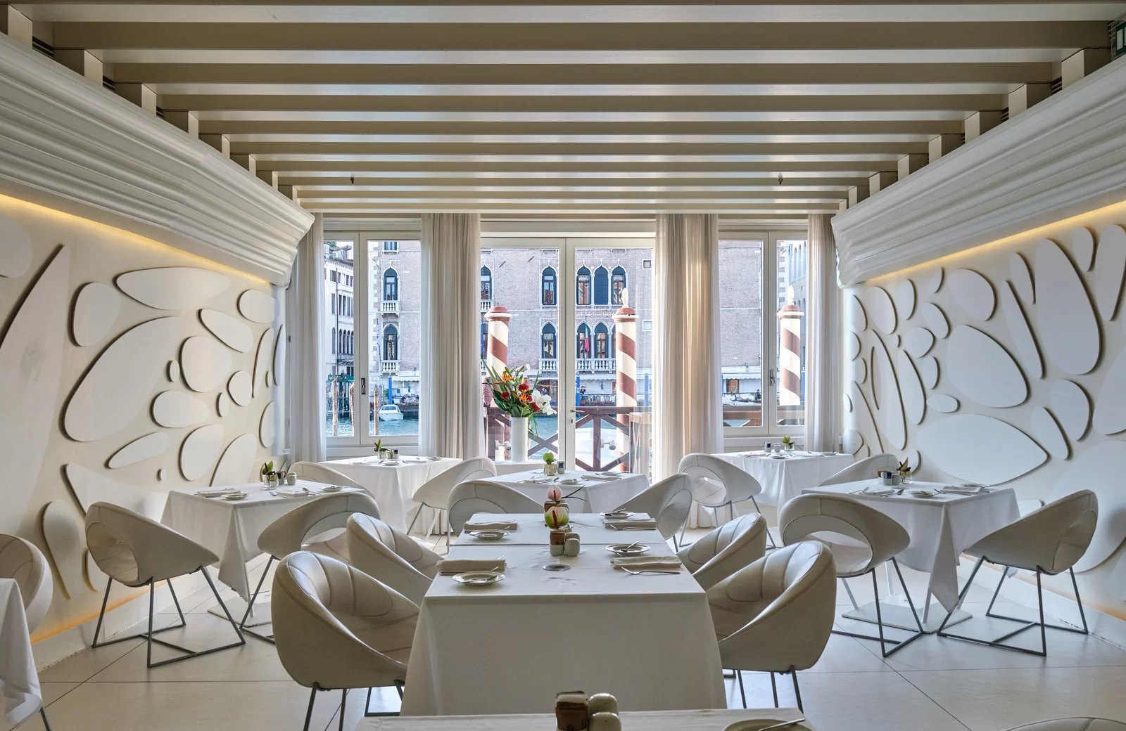Sina Centurion Palace, eat & drink