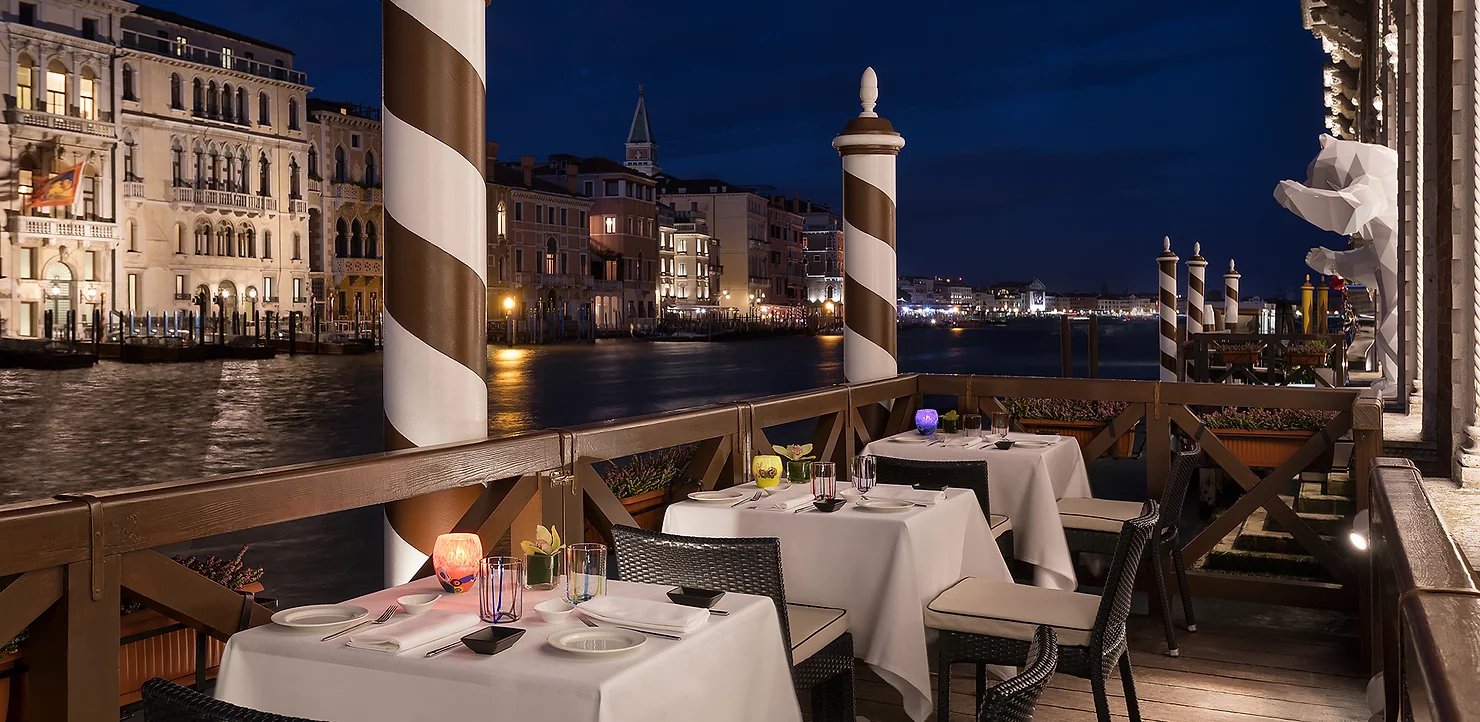 Sina Centurion Palace, eat & drink
