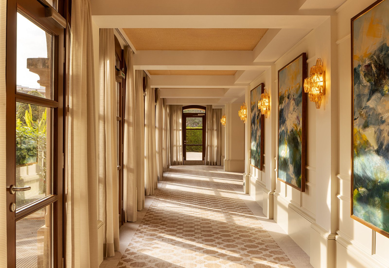St Regis Mardavall Mallorca Resort, vibe