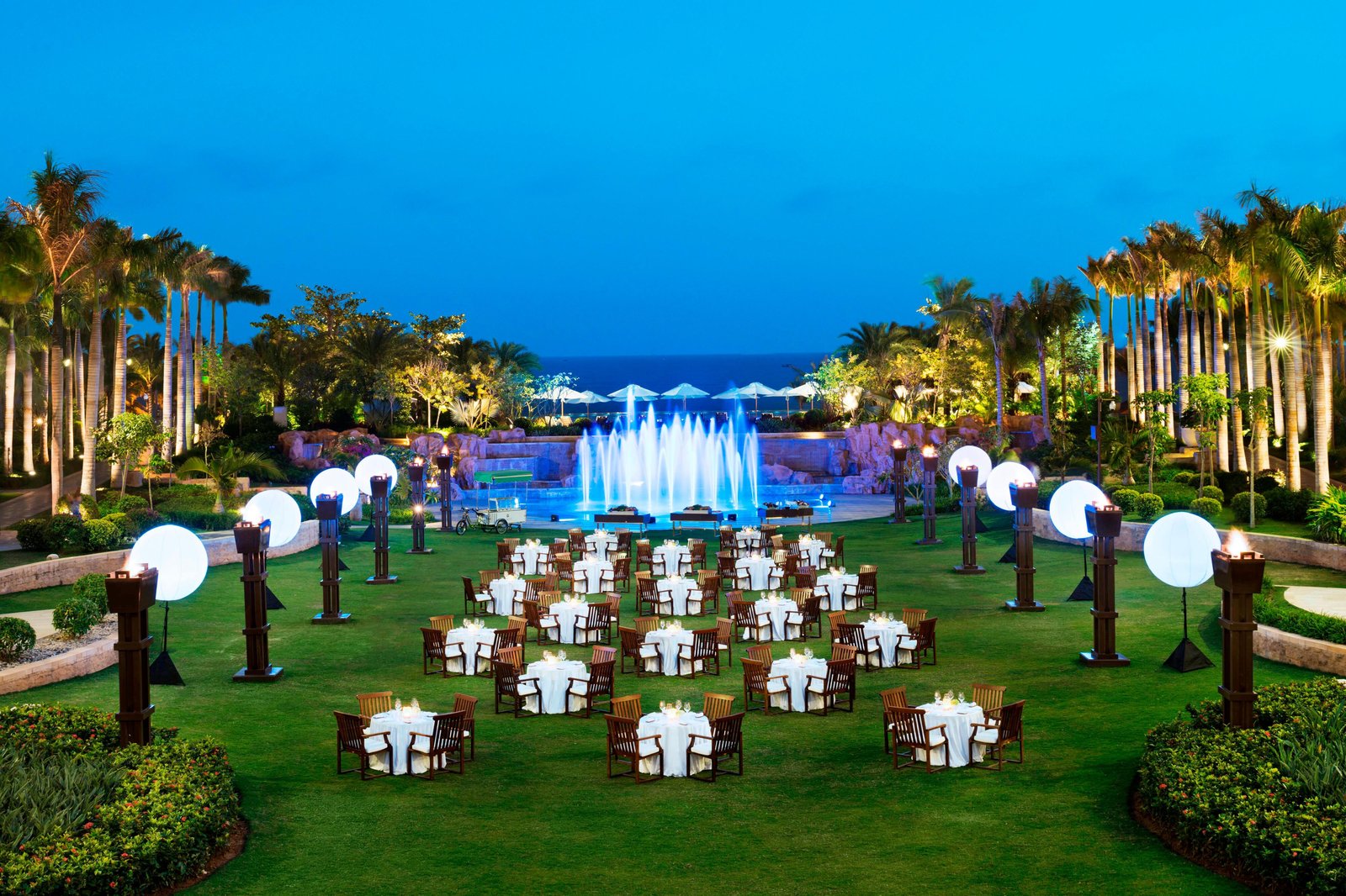 The St. Regis Sanya Yalong Bay Resort, eat & drink