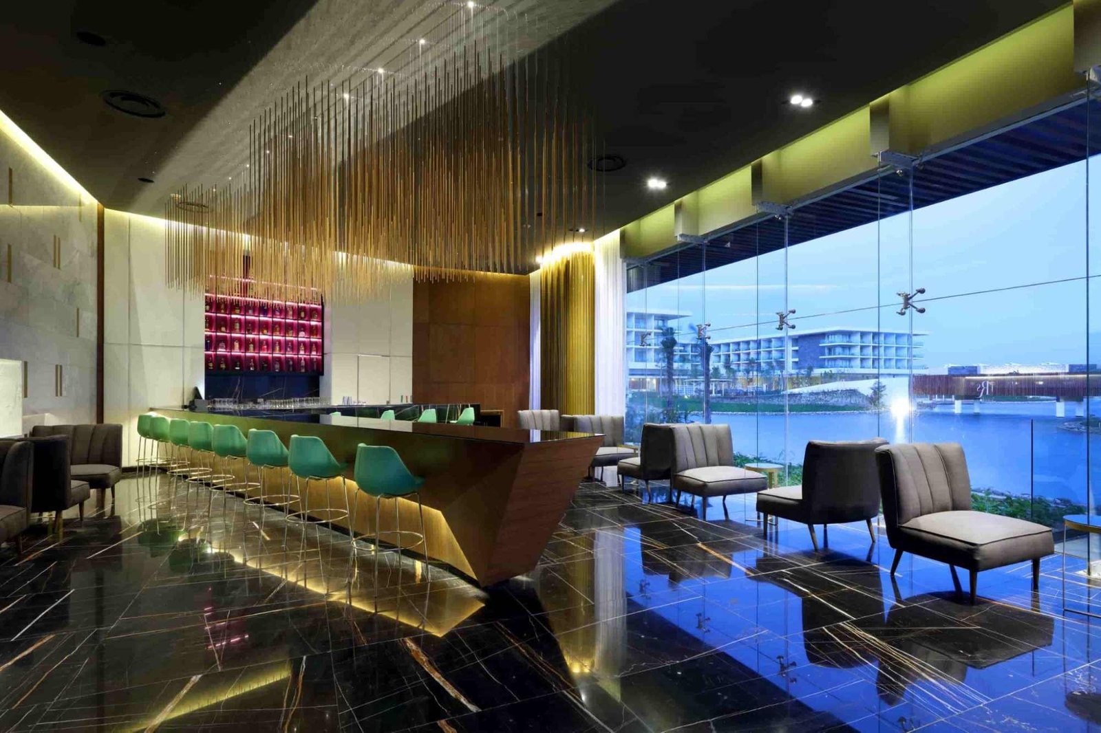TRS Coral Hotel, eat & drink