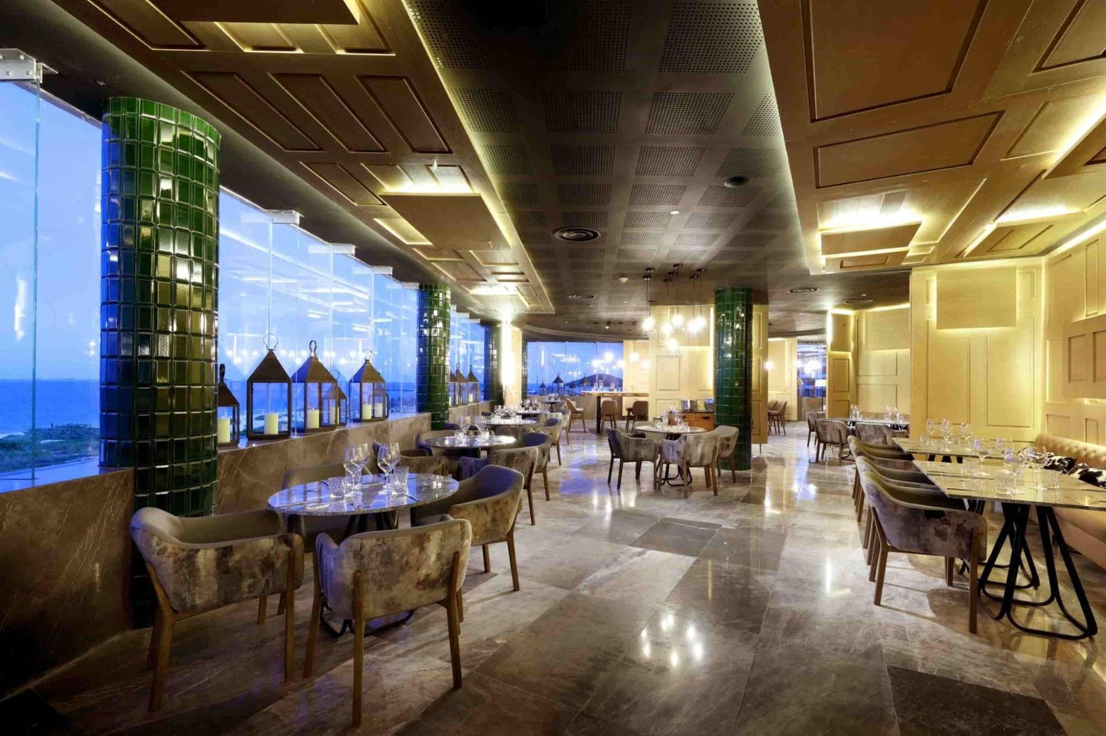 TRS Coral Hotel, eat & drink
